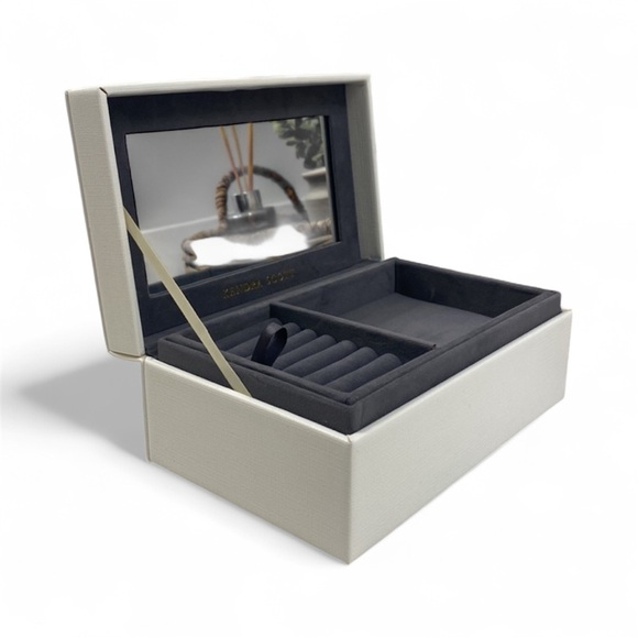 Kendra Scott gray and Black Jewelry Box - Picture 1 of 7